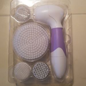 Clensing/exfoliating body brush system